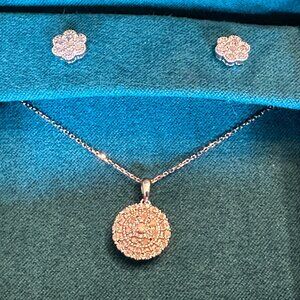 NWOT Beautiful EFFY matching diamond stud earrings and necklace